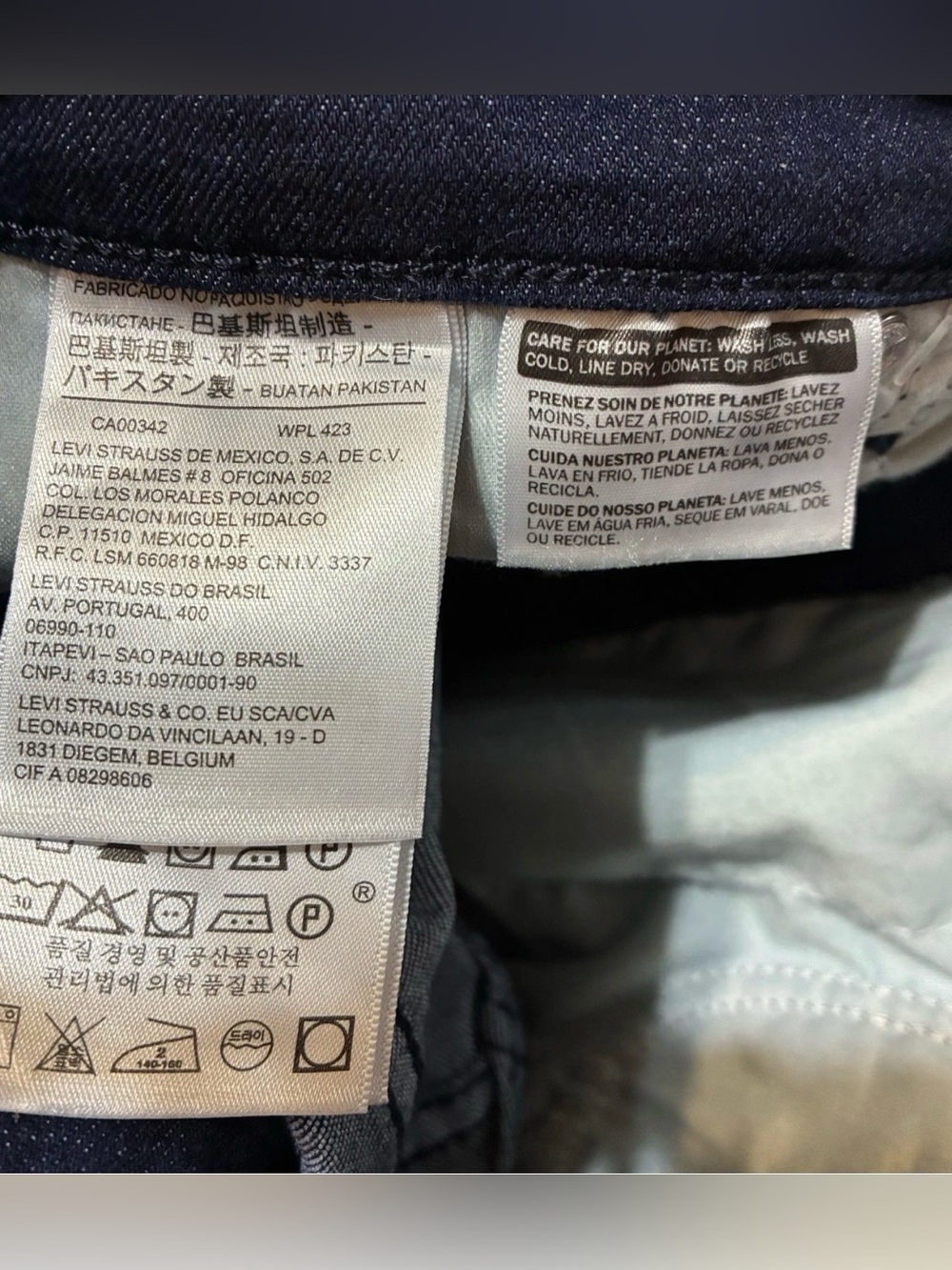 LEVI’s size 18 Med. 311 Shaping Skinny Mid Rise Dark Blue Denim Straight Jeans - Picture 7 of 8